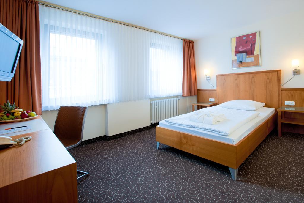 Hotel Regent ドゥイスブルグ エクステリア 写真
